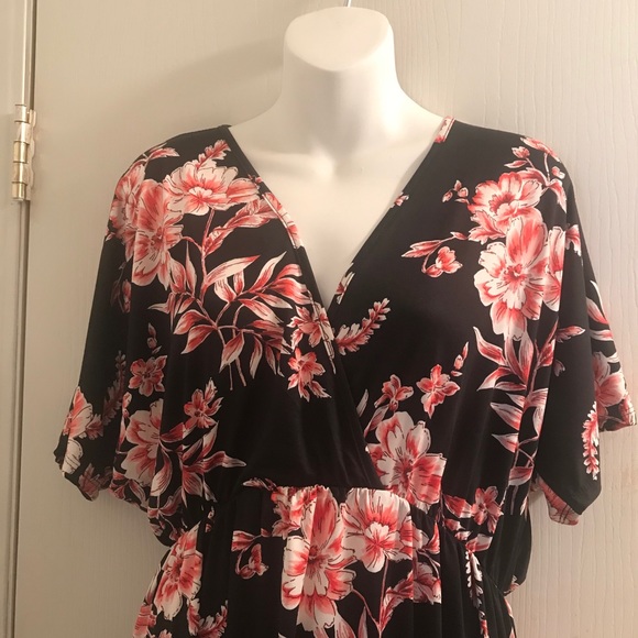 (1X) Plus Size Floral Print Surplice Swing Dress - Picture 3 of 7